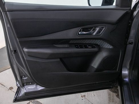 Used 2023 Nissan Ariya FWD image 19