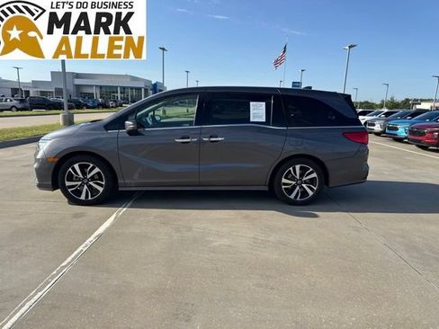 Used 2019 Honda Odyssey Elite image 3