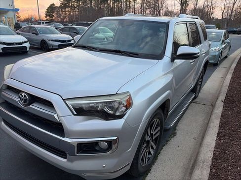 Used 2014 Toyota 4Runner Limited image 11
