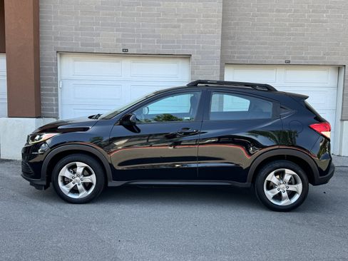 Used 2019 Honda HR-V LX image 2