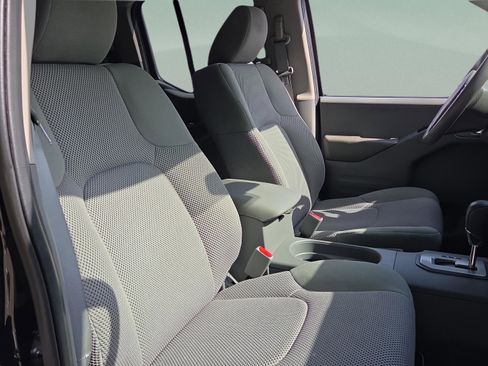 Used 2021 Nissan Frontier SV image 15