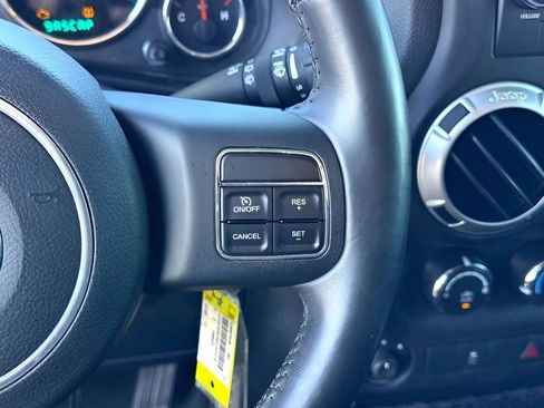 Used 2012 Jeep Wrangler Sahara image 21