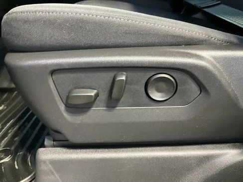 New 2026 GMC Sierra 2500 SLE image 3