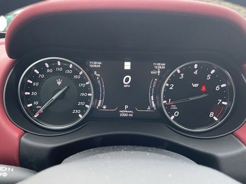 Used 2022 Maserati Levante Trofeo image 26