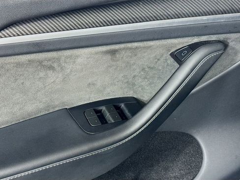 Used 2024 Tesla Model Y Long Range image 18