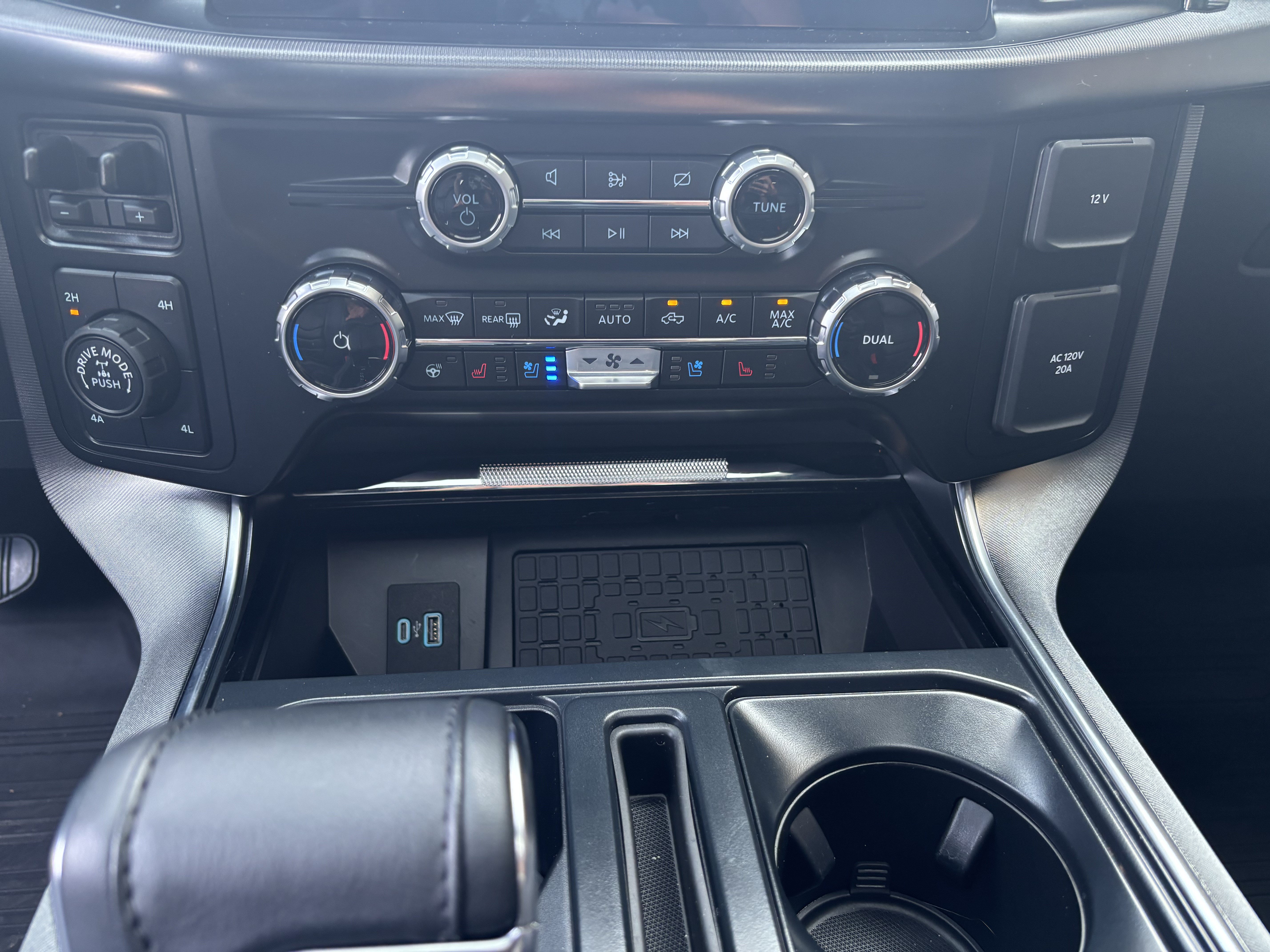 Used 2024 Ford F150 Platinum w/ FX4 Off-Road Package AWD/4WD image 19