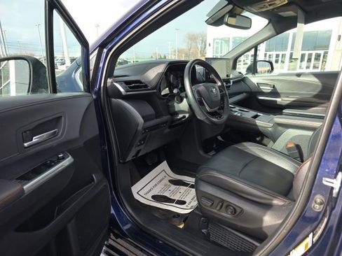 Used 2021 Toyota Sienna XSE image 15