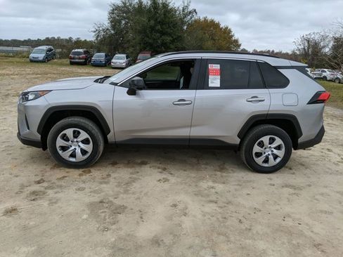 Used 2020 Toyota RAV4 LE image 7