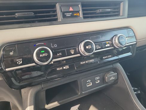 Certified 2024 Honda Pilot EX-L image 27