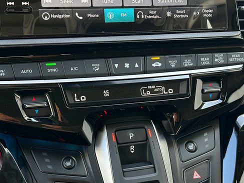 New 2026 Honda Odyssey Touring image 18