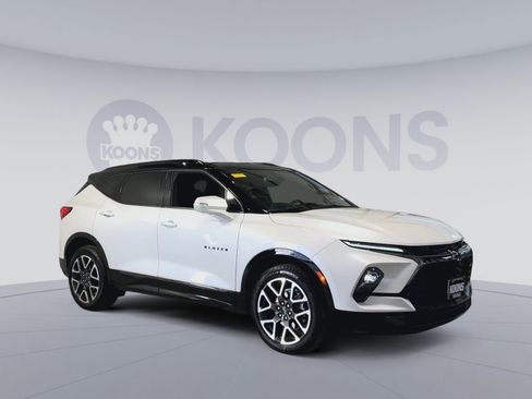 Used 2025 Chevrolet Blazer RS w/ Driver Confidence II Package AWD/4WD image 2