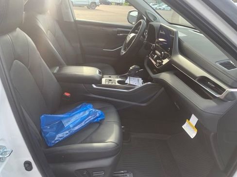 New 2026 Toyota Highlander Limited AWD/4WD image 31