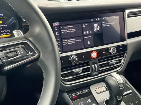 Certified 2026 Porsche Macan AWD/4WD image 27