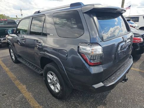Used 2019 Toyota 4Runner SR5 AWD/4WD image 2