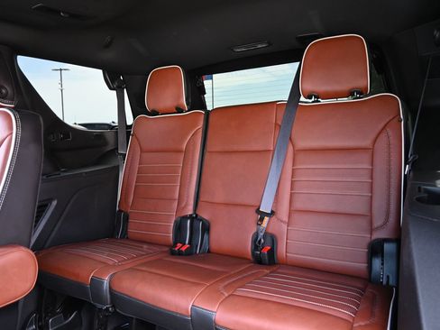 Used 2024 GMC Yukon Denali Ultimate AWD/4WD image 21