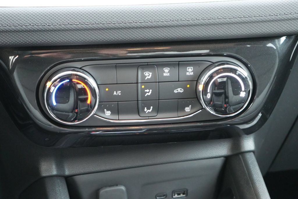 New 2026 Chevrolet TrailBlazer LT w/ LT Cold Weather Package AWD/4WD image 19