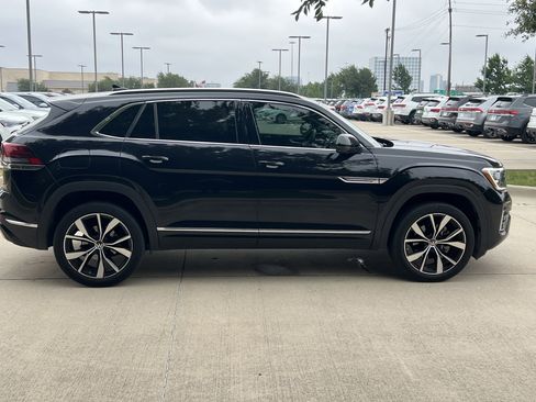 Certified 2024 Volkswagen Atlas Cross Sport SEL Premium R-Line AWD/4WD image 11