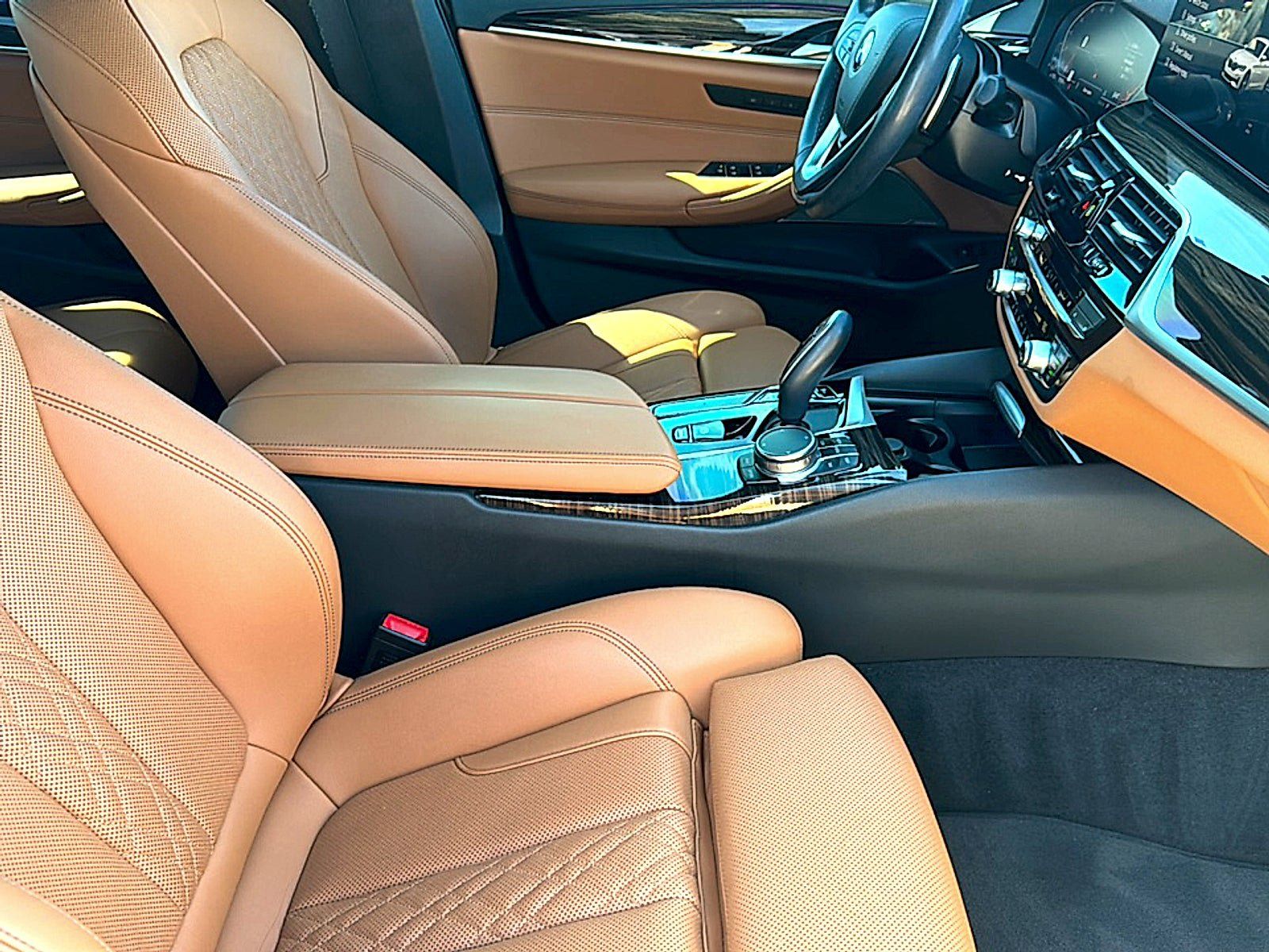 Used 2023 BMW 530i w/ Premium Package RWD image 25