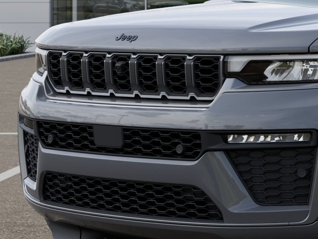 New 2027 Jeep Grand Cherokee Limited AWD/4WD image 13