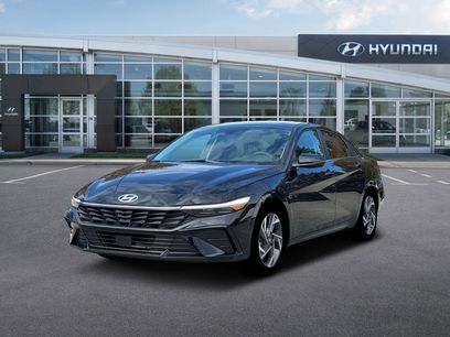 New 2026 Hyundai Elantra Limited w/ Cargo Package