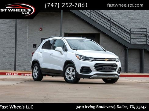 Used 2020 Chevrolet Trax LT FWD image 1