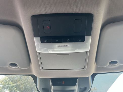 Used 2025 Nissan Rogue SV FWD image 15