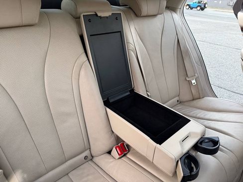 Used 2014 Mercedes-Benz S 550 Sedan image 21