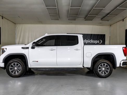 Used 2024 GMC Sierra 1500 AT4 w/ AT4 Premium Package AWD/4WD image 11