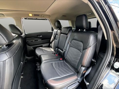 Used 2025 Nissan Pathfinder Platinum w/ Cargo Package FWD image 19