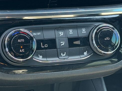 Used 2024 Buick Envista Sport Touring w/ Convenience I Package FWD image 20