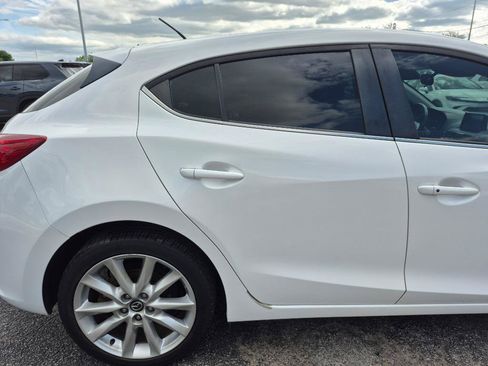 Used 2017 MAZDA MAZDA3 Touring FWD image 11