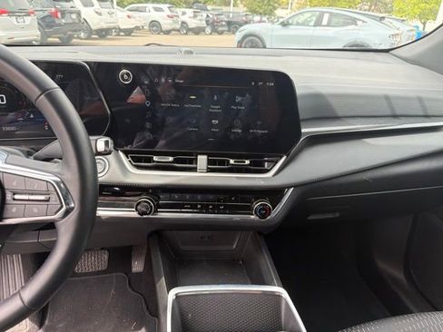 Used 2025 Chevrolet Equinox LT AWD/4WD image 17