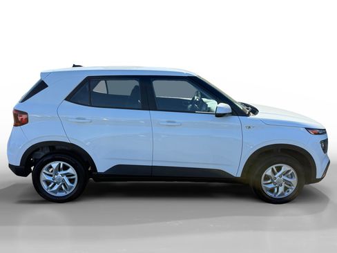 Certified 2025 Hyundai Venue SE FWD image 6