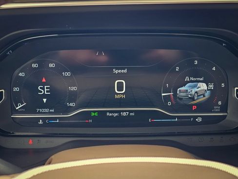 Used 2023 GMC Yukon Denali AWD/4WD image 18