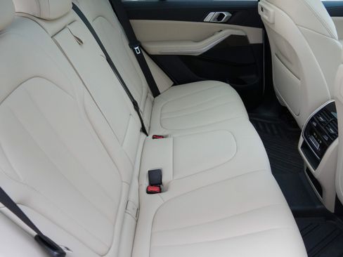 Used 2022 BMW X5 sDrive40i w/ Premium Package RWD image 35