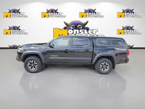 Used 2018 Toyota Tacoma TRD Off-Road AWD/4WD image 8