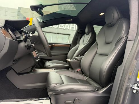 Used 2021 Tesla Model X Long Range AWD/4WD image 7