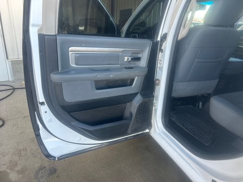 Used 2015 RAM 1500 Classic SLT image 11