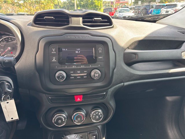 Used 2015 Jeep Renegade Sport w/ Power & Air Group FWD image 16