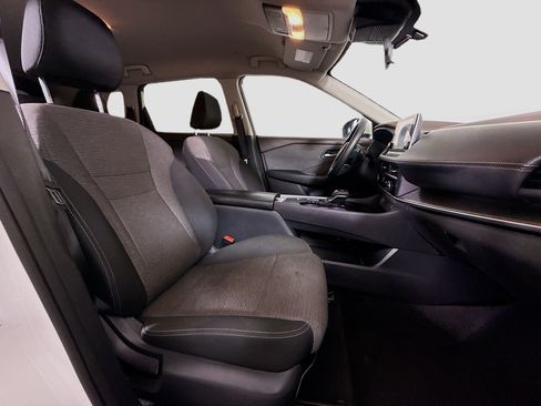 Used 2023 Nissan Rogue SV FWD image 29