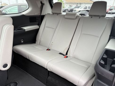 Used 2024 Toyota Grand Highlander AWD image 19