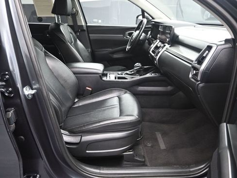Used 2022 Kia Sorento S image 40