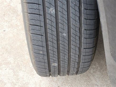 Used 2021 GMC Acadia Denali w/ Denali Technology Package image 11