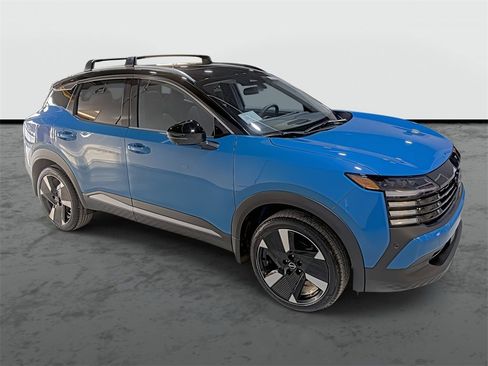 New 2026 Nissan Kicks SR w/ SR Premium Package image 5