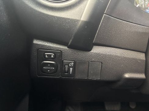 Used 2017 Toyota Corolla L image 28