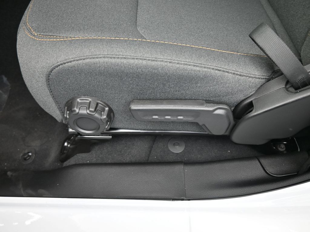 Used 2025 Jeep Gladiator Sport AWD/4WD image 13