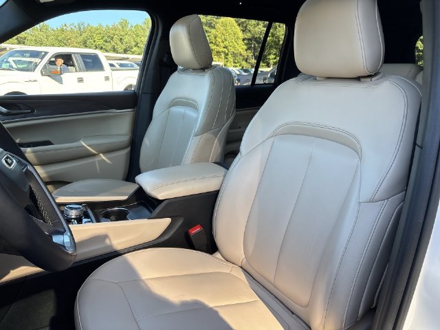 Used 2024 Jeep Grand Cherokee Limited 4xe AWD/4WD image 11