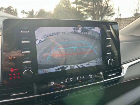 Certified 2024 Toyota Sienna XLE image 19