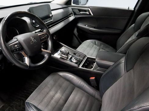 Used 2022 Mitsubishi Outlander SE image 25