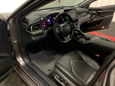 Used 2022 Toyota Camry XSE w/ Navigation Package image 39